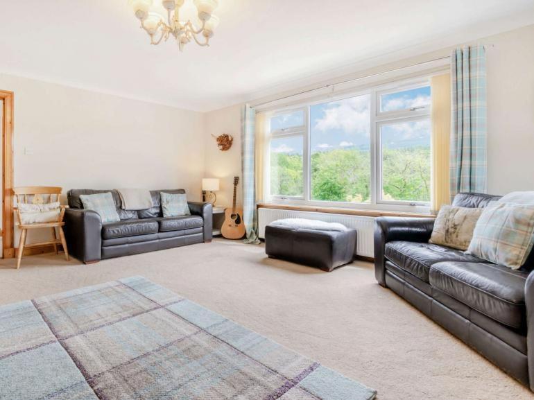 3 Bedroom Luxury Home, Hot Tub, Stunning Views Of Killin, Sitting On The River Dochart Buitenkant foto