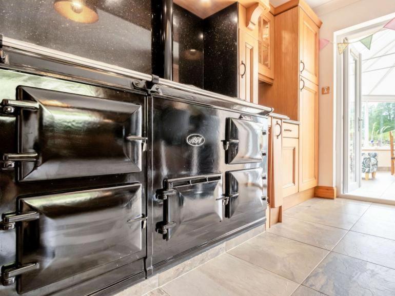 3 Bedroom Luxury Home, Hot Tub, Stunning Views Of Killin, Sitting On The River Dochart Buitenkant foto